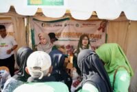 Kepala Bapanas Arief Prasetyo Adi bersama Bulog gelar intervensi beras di daerah terdampak inflasi. (DOk. Bapanas )